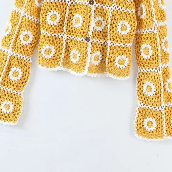 Yellow Seater With White Daisies